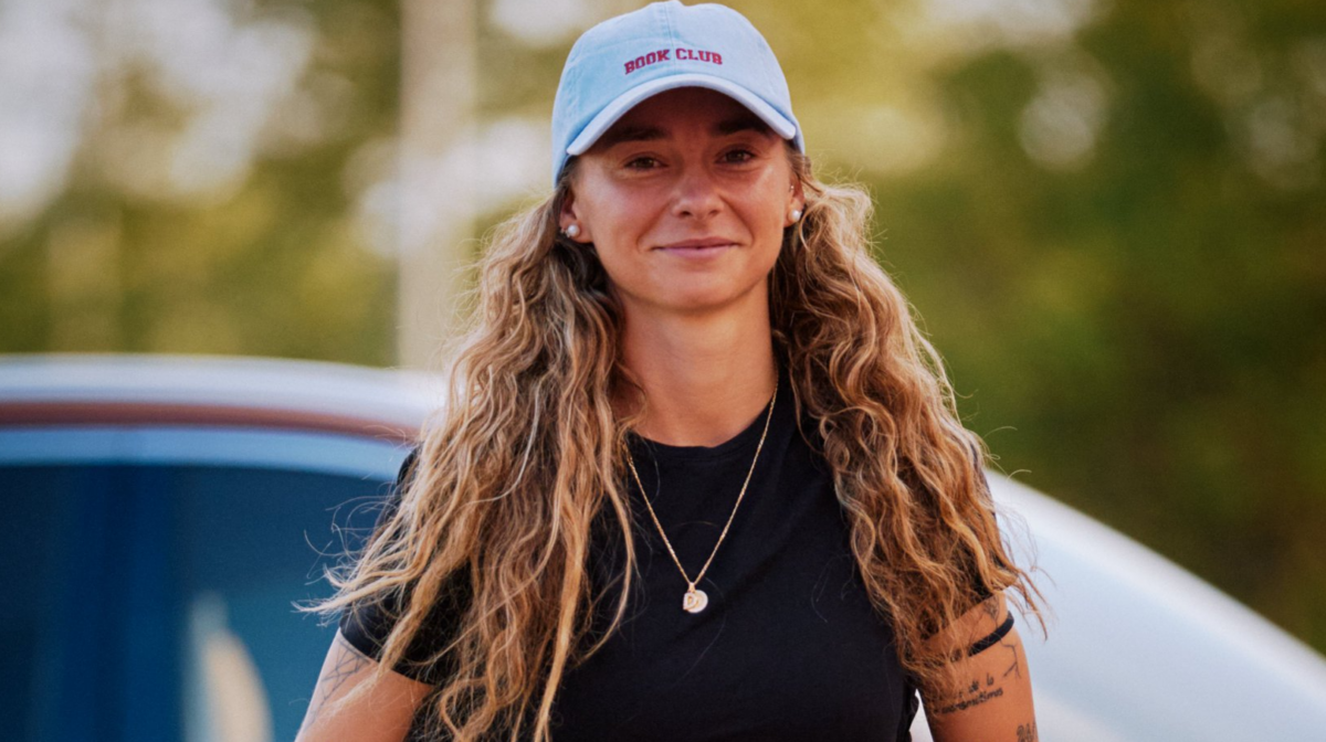 Ainhoa Marín llegando a la concentración de la selección española en Las Rozas