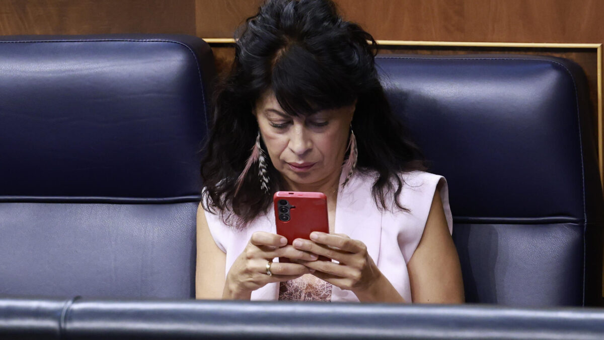 MADRID, 03/09/2026.- La ministra de Igualdad, Ana Redondo, en el pleno en el Congreso de los Diputados donde comparece el presidente del Gobierno, Pedro Sánchez, este jueves, para informar de la gestión de la crisis en Ceuta. EFE/ Chema Moya