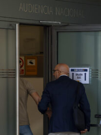 La Guardia Civil corrobora ante la jueza que hubo “varias llamadas” de Salvamento Marítimo alertando de que Marruecos lanzaba migrantes al mar