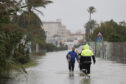 Oliva (Valencia), bajo el agua por la DANA: vecinos atrapados y rescates de emergencia tras las lluvias torrenciales