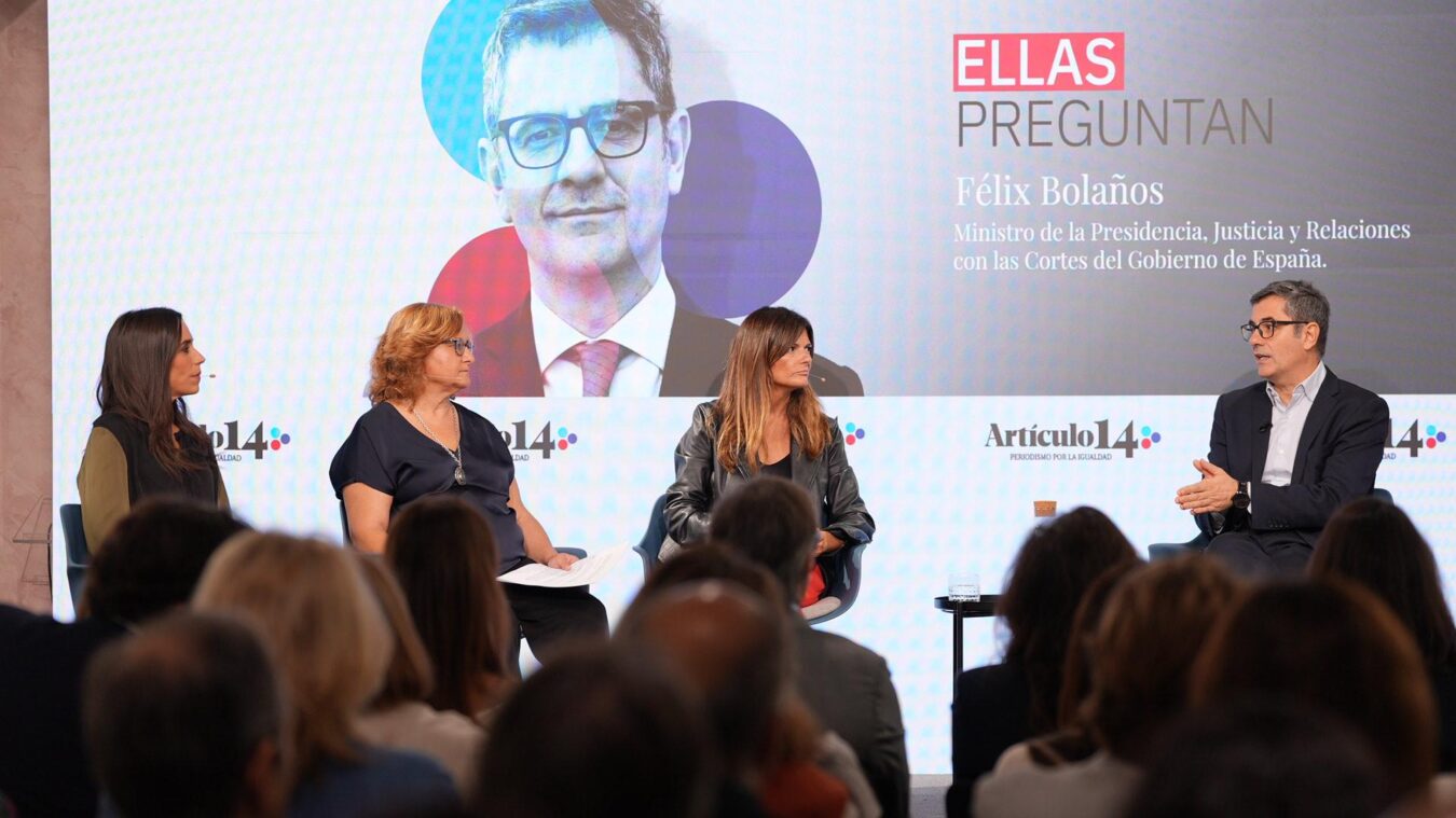 Pilar Velasco, María Dabán, Pilar Gómez y Félix Bolaños en la sede de Artículo14