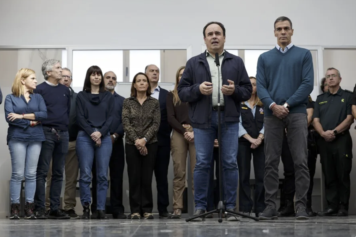 El Presidente del Gobierno, Pedro Sánchez, junto con el Prsidente de la Generalitat Valenciana, Juanfran Pérez Llorca.