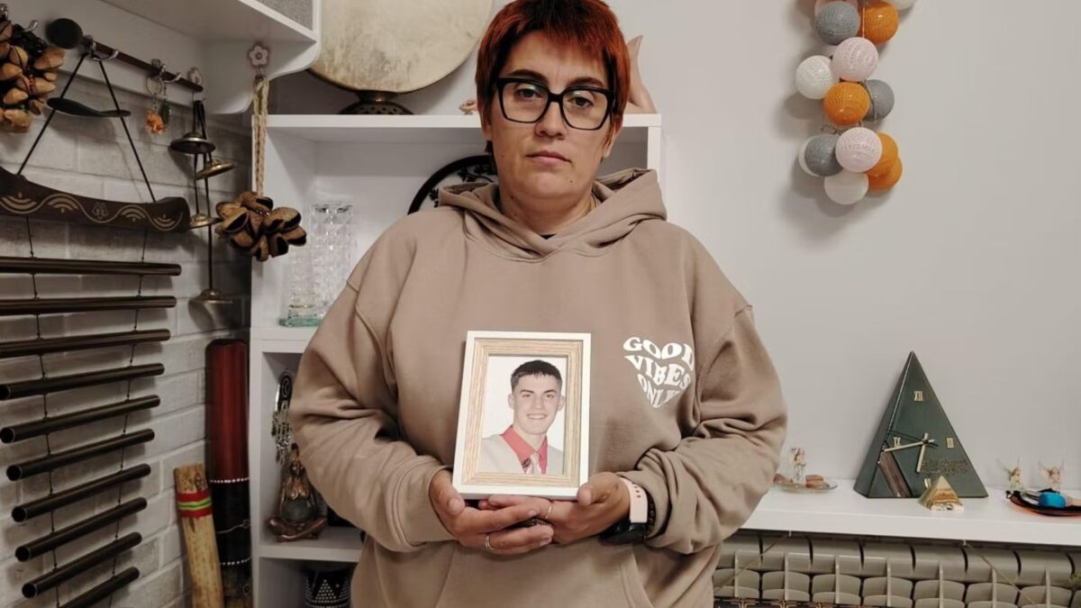 Silvia Guerrero, la madre del joven de 17 apuñalado en 2025