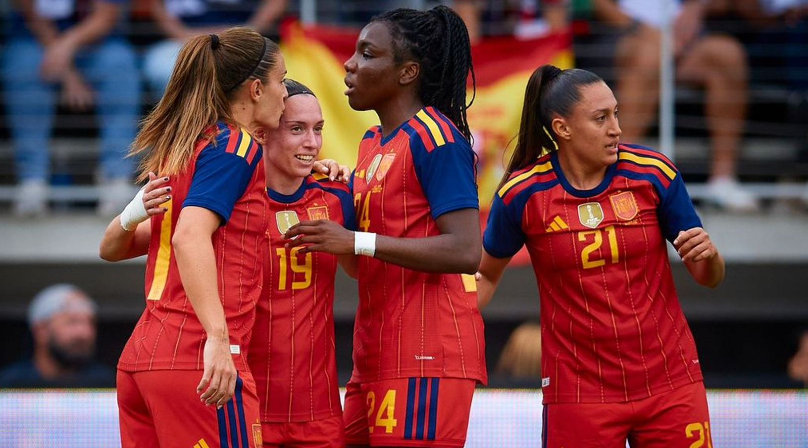 Las jugadoras de la selección española celebrando el gol de Eva Navarro ante Estados Unidos