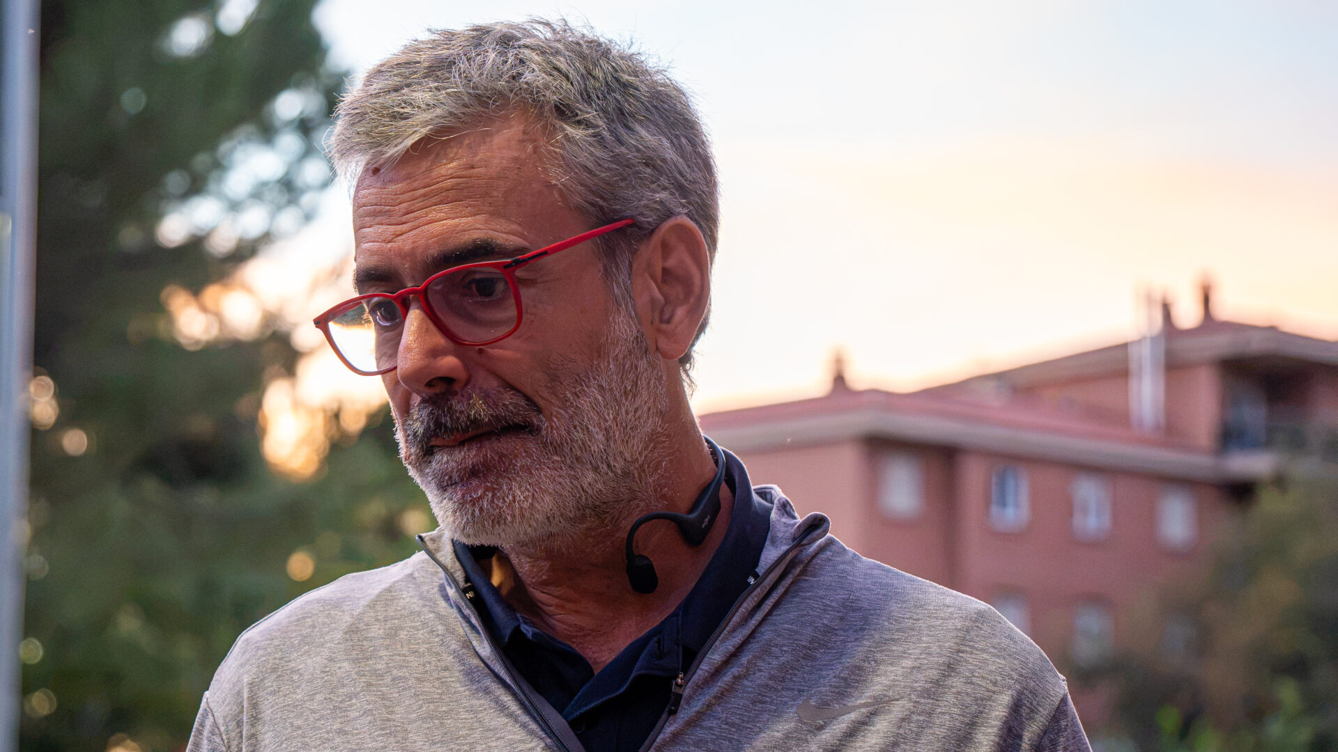 Manuel San Emeterio busca a su hermano Pepe que viajaba en el AVE accidentado.