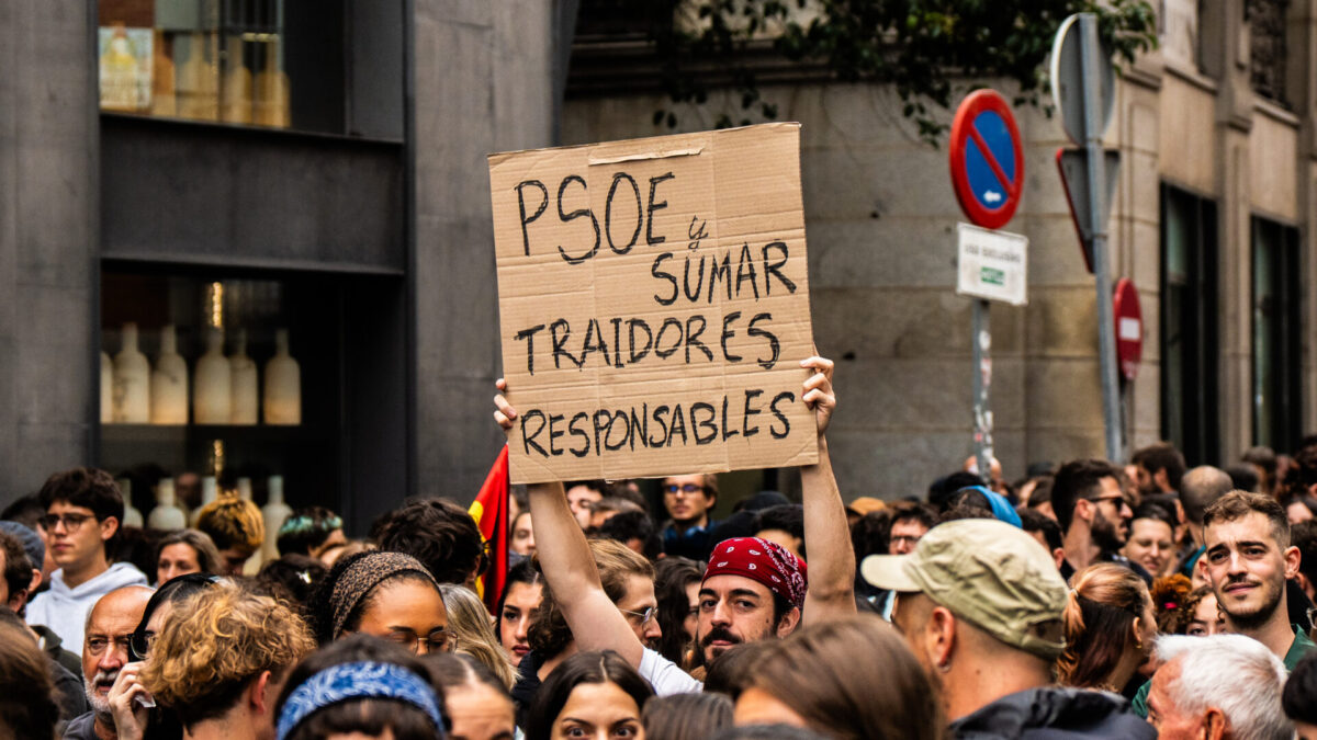 Protesta por la vivienda frente al Congreso y en la Puerta del Sol