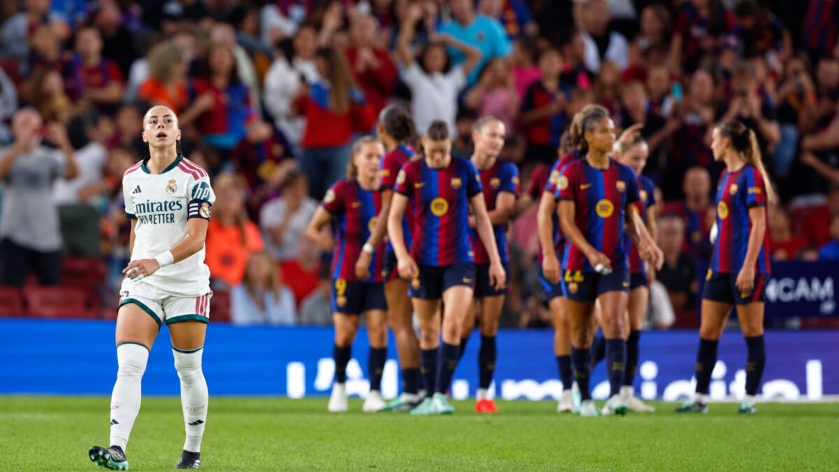 Athenea del Castillo tras uno de los goles encajados ante el FC Barcelona