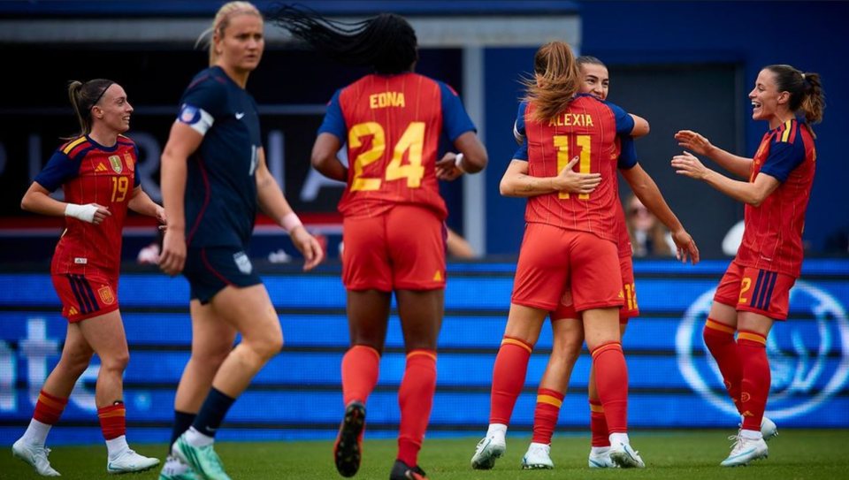 Las jugadoras de la selección española celebrando el gol de Patri Guijarro ante Estados Unidos