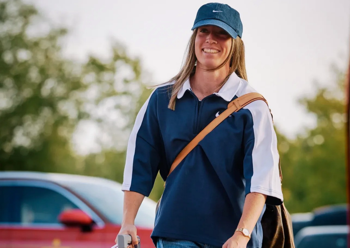 La futbolista del Real Madrid, Eva Navarro, llegando a la ciudad deportiva de Las Rozas