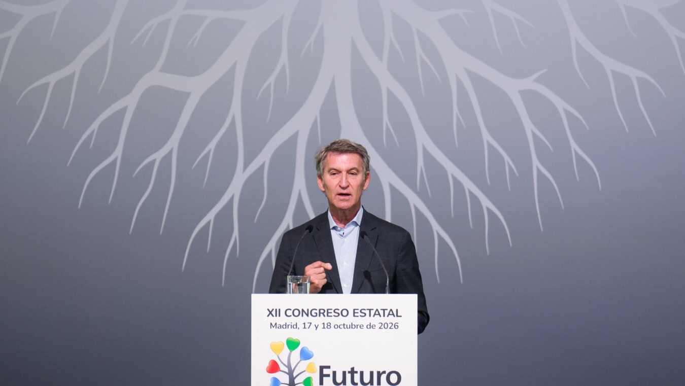MADRID, 17/10/2026.- El líder del PP, Alberto Núñez Feijóo, interviene en el XII Congreso Estatal de Unidad Progresista de la ONCE, celebrado este sábado en Madrid. EFE/ Borja Sánchez-Trillo