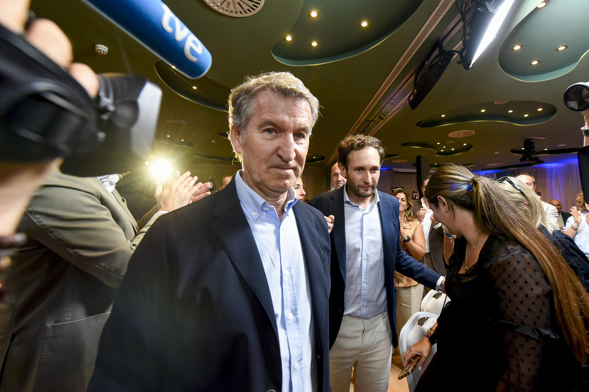 HUESCA, 13/10/2026.- El presidente del PP, Alberto Núñez Feijóo, asiste este martes a un acto del partido en Huesca. EFE/ Javier Blasco
