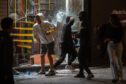 Unos 100 detenidos en los disturbios de Barcelona, el 25% menores