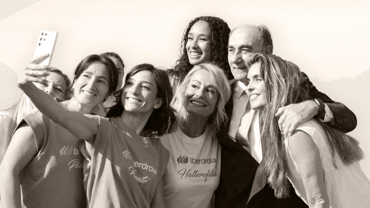El presidente de Iberdrola con el equipo de halterofilia.