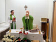 León XIV recibe el alta hospitalaria y regresará al Vaticano esta tarde