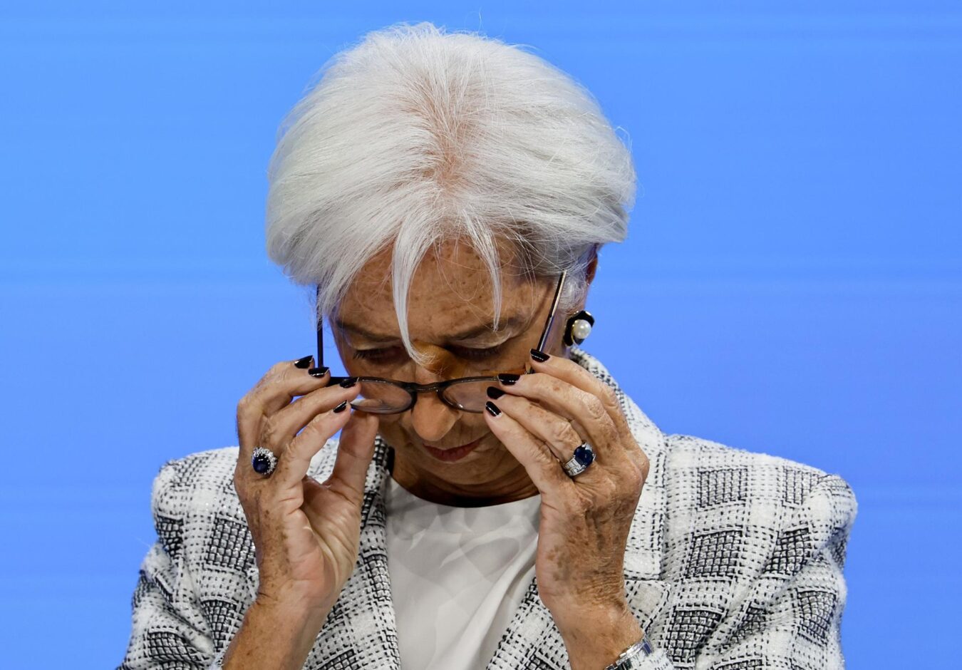 Frankfurt am Main (Germany), 29/10/2026.- European Central Bank (ECB) President Christine Lagarde arrives for a press conference following a Governing Council meeting in Frankfurt am Main, Germany, 29 October 2026. The ECB and the European Council announced that Lagarde will step down from her position on 07 February 2027, concluding her tenure ahead of schedule and initiating an immediate succession selection process led by European Council President Antonio Costa. (Alemania) EFE/EPA/RONALD WITTEK