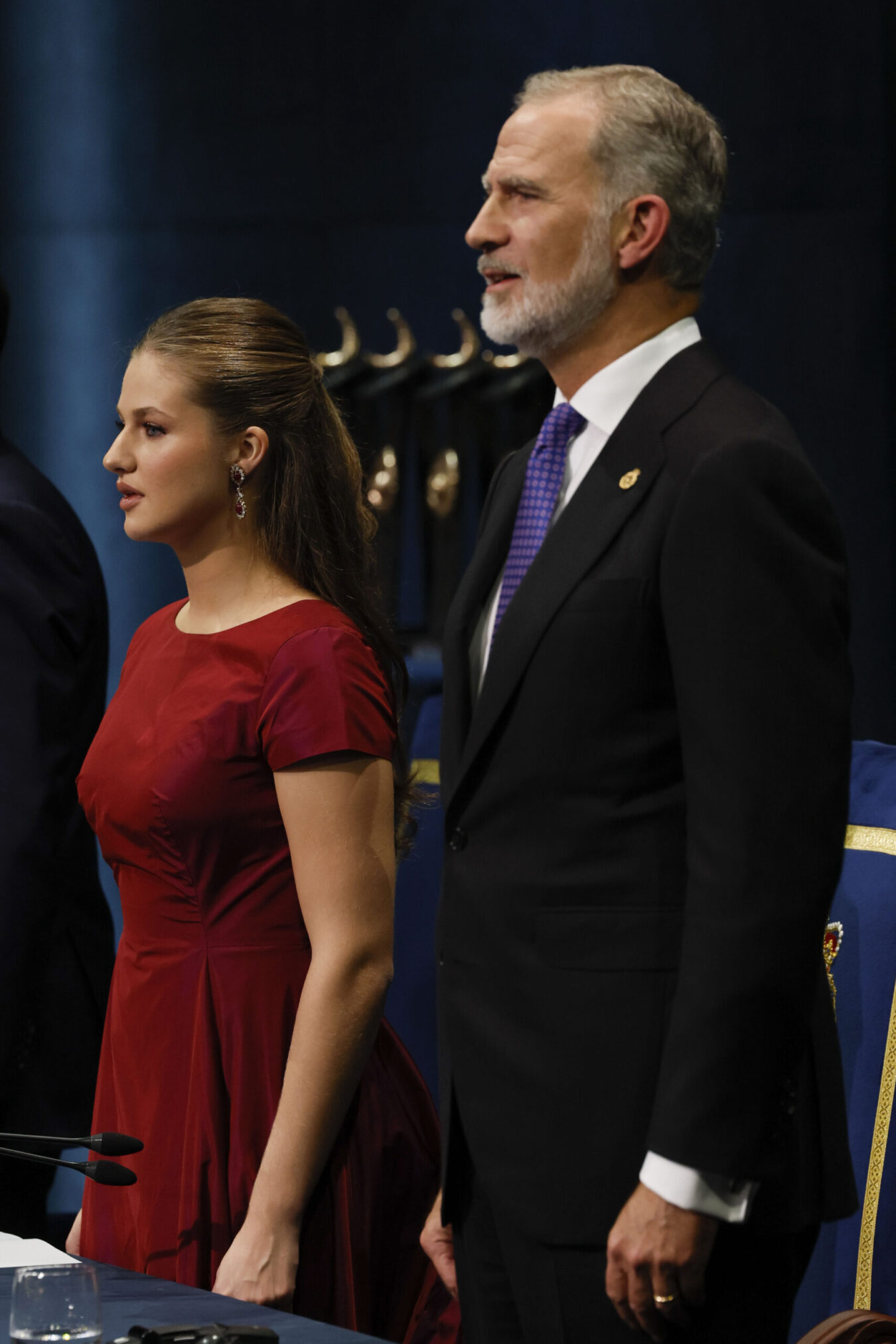 OVIEDO, 23/10/2026.- La princesa Leonor y el rey Felipe VI durante la ceremonia de entrega de los Premios Princesa de Asturias que se celebra este viernes en el Teatro Campoamor de Oviedo. EFE/Ballesteros.