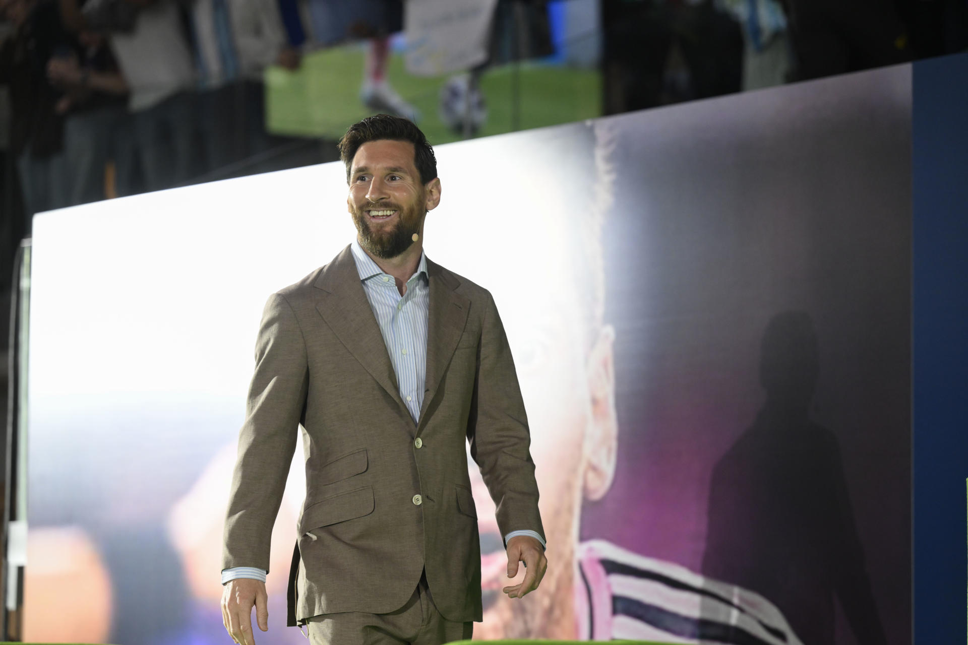 OVIEDO, 22/10/2026.-El futbolista argentino Leo Messi, Premio Princesa de Asturias de los Deportes 2026, durante el encuentro con la comunidad educativa, este jueves en el Palacio de los Deportes de Oviedo. EFE/Eloy Alonso