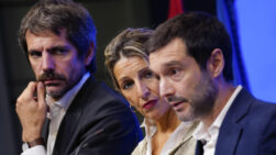 MADRID, 29/09/2026.- El ministro de Cultura, Ernest Urtasun; la vicepresidenta segunda del Gobierno de España y Ministra de Trabajo y Economía Social, Yolanda Díaz; el ministro de Derechos Sociales, Pablo Bustinduy (de izda a dcha), durante la rueda de prensa ofrecida este martes en la que han subrayado que la aprobación de los decretos de vivienda en el Consejo de Ministros de este martes ha sido posible "gracias a la movilización ciudadana, a Maricarmen y a las miles de personas en la calle". EFE/ Borja Sanchez-Trillo