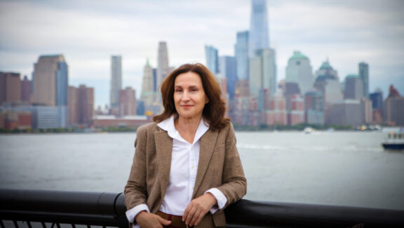 La escritora Paloma Sánchez Garnica presenta su nuevo libro, 'Un hombre de honor'