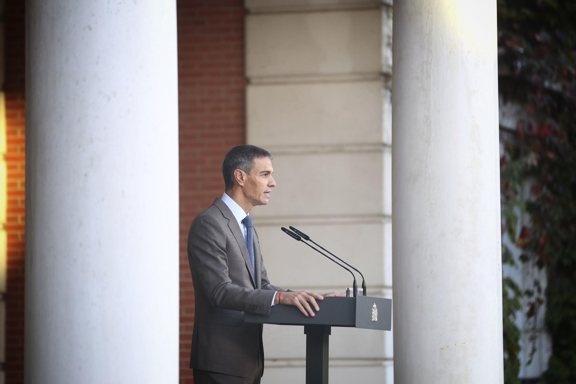 MADRID, 05/10/2026.- El presidente del Gobierno, Pedro Sánchez, anuncia este lunes la disolución de las Cortes y el adelanto de las elecciones generales al domingo 29 de noviembre. EFE/Pool Moncloa/Sandra Armada CRÉDITO OBLIGATORIO? SOLO USO PERMITIDO PARA ILUSTRAR LA NOTICIA QUE APARECE EN EL PIE DE FOTO? SÓLO USO EDITORIAL