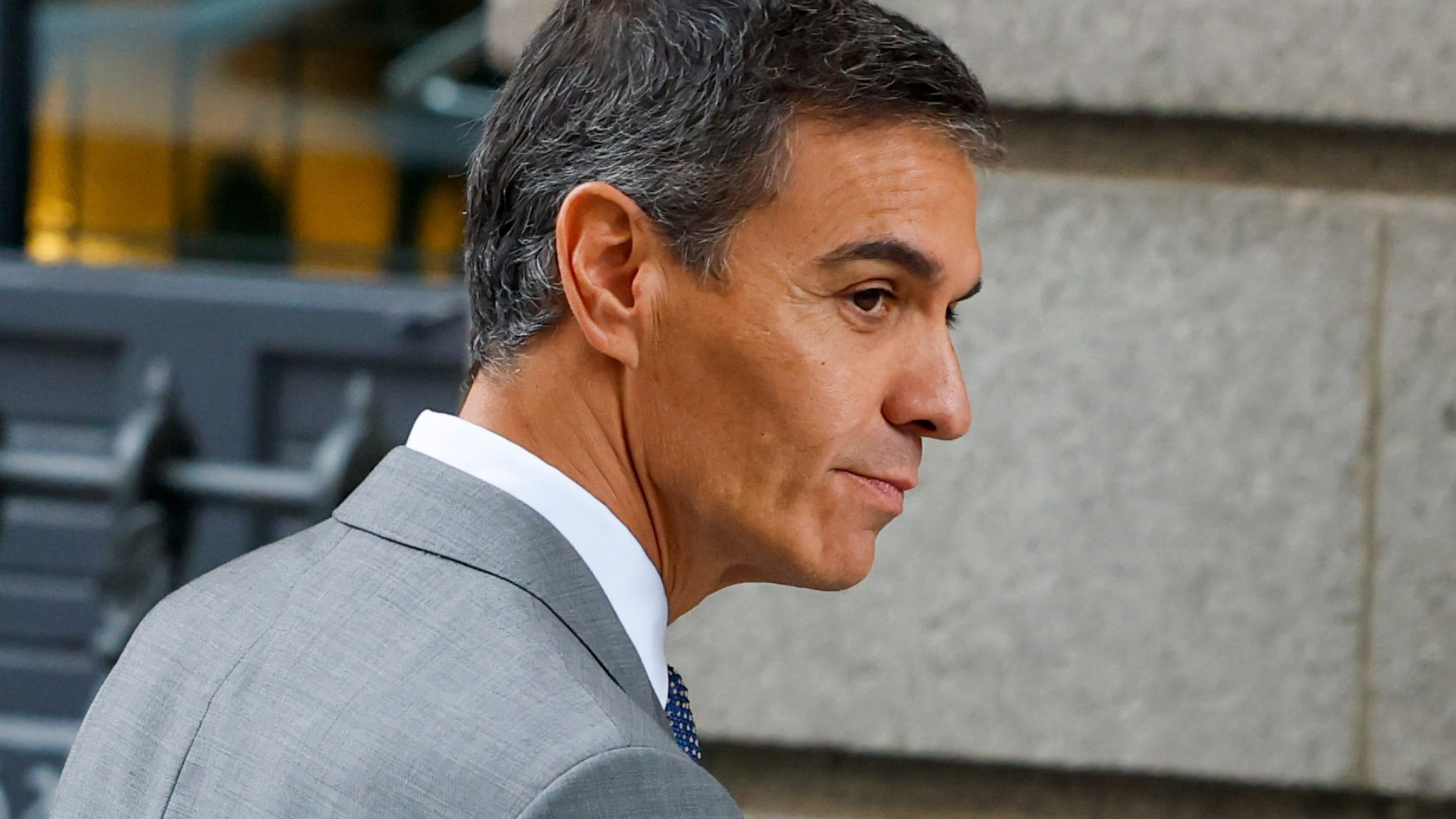 Pedro Sánchez, llega al Congreso de los Diputados para el pleno en el que se debate y vota los decretos de vivienda del Gobierno, este viernes.