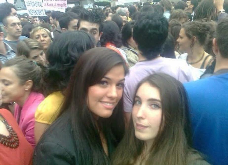 Ana Urbina y una amiga suya en las concentraciones del 15M