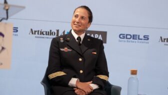 la sargento Alejandra Vicens, jefa de la Oficina de Relaciones Institucionales del Mando Conjunto del Ciberespacio