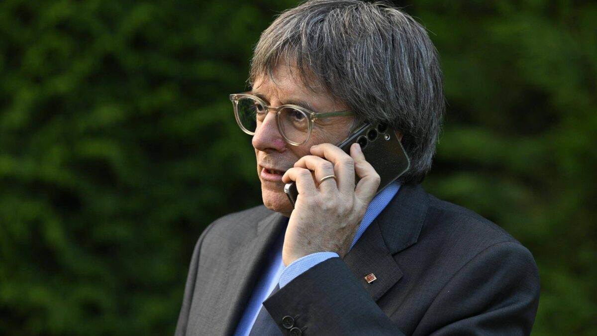 Carles Puigdemont - Política