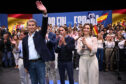 Feijóo promete gobernar “con la verdad por delante” mientras Ayuso reitera sus sospechas sobre el voto por correo