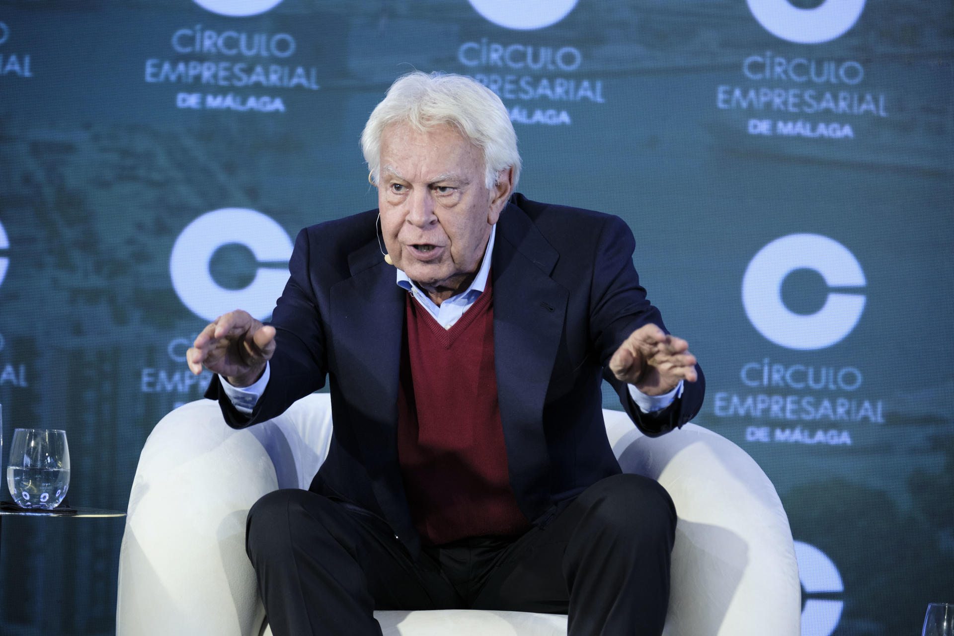 GRAF2216. MÁLAGA, 22/10/2026.-El expresidente del gobierno Felipe González, este jueves durante el VIII Edición Encuentro de Líderes Dialogo Con Felipe Gonzalez: Liderazgo y Vision Global, organizado por el Circulo Empresarial de Málaga. EFE/ Gregorio Marrero
