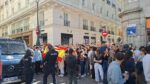 Máxima tensión en Sol entre asistentes al desfile del desfile y los acampados