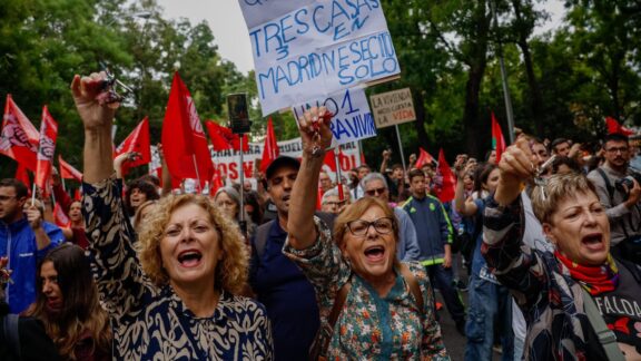 Manifestación convocada por el Sindicato de Inquilinas de Madrid para denunciar la caída de los decretos de la vivienda y reclamar una rebaja del 50% en los alquileres.