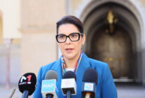 RABAT (MARRUECOS), 16/10/2026.- Fatima Ezzahra El Mansouri, la primera mujer al frente de un Gobierno en Marruecos, ha formado un equipo de 20 ministros -de ellos solo dos mujeres- que combina la continuidad en carteras estratégicas como Interior y Exteriores con la renovación nuevos rostros de perfil político, así como el nombramiento del presidente de la federación de fútbol, Fouzi Lekjaa, al frente del Ministerio de Economía. EFE/MAP -SÓLO USO EDITORIAL/SOLO USO PERMITIDO PARA ILUSTRAR LA NOTICIA QUE APARECE EN EL PIE DE FOTO (CRÉDITO OBLIGATORIO)-