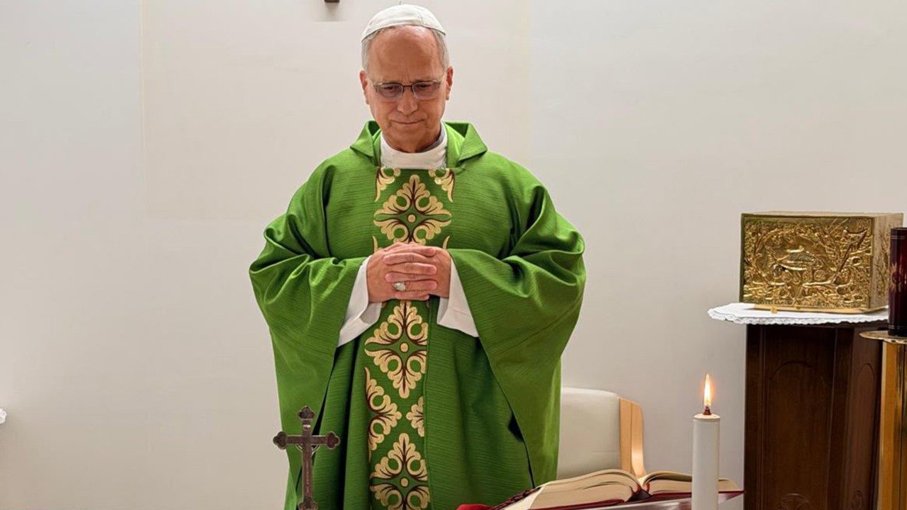 La primera imagen del Papa León XIV tras la operación.