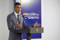 Sánchez ‘salva’ el bajo gasto en Vivienda con una inyección extra de 10.000 millones para préstamos destinados a la compra