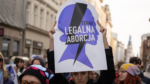 Polonia da un tímido paso hacia el derecho al aborto mientras las mujeres exigen una reforma real
