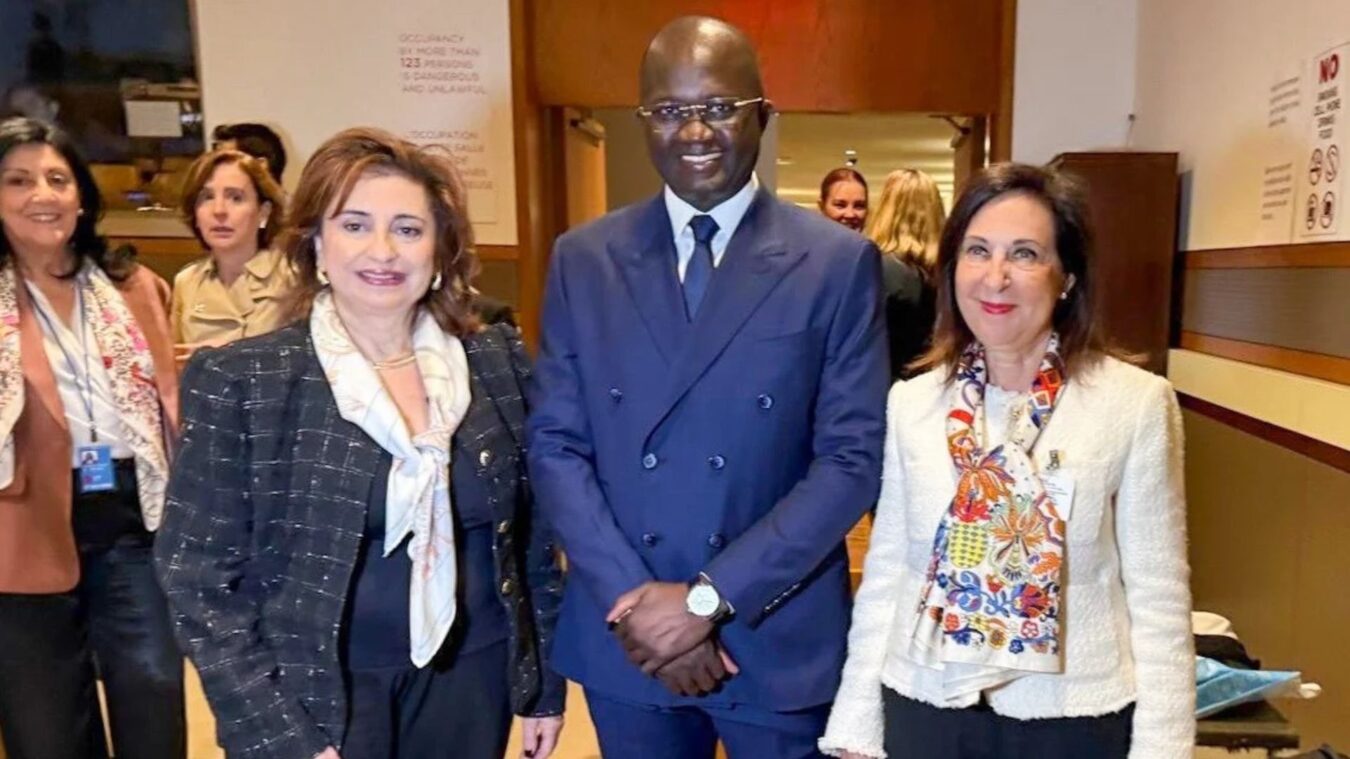 La ministra de Defensa, Margarita Robles, junto a la directora ejecutiva de ONU Mujeres, Sima Bahous