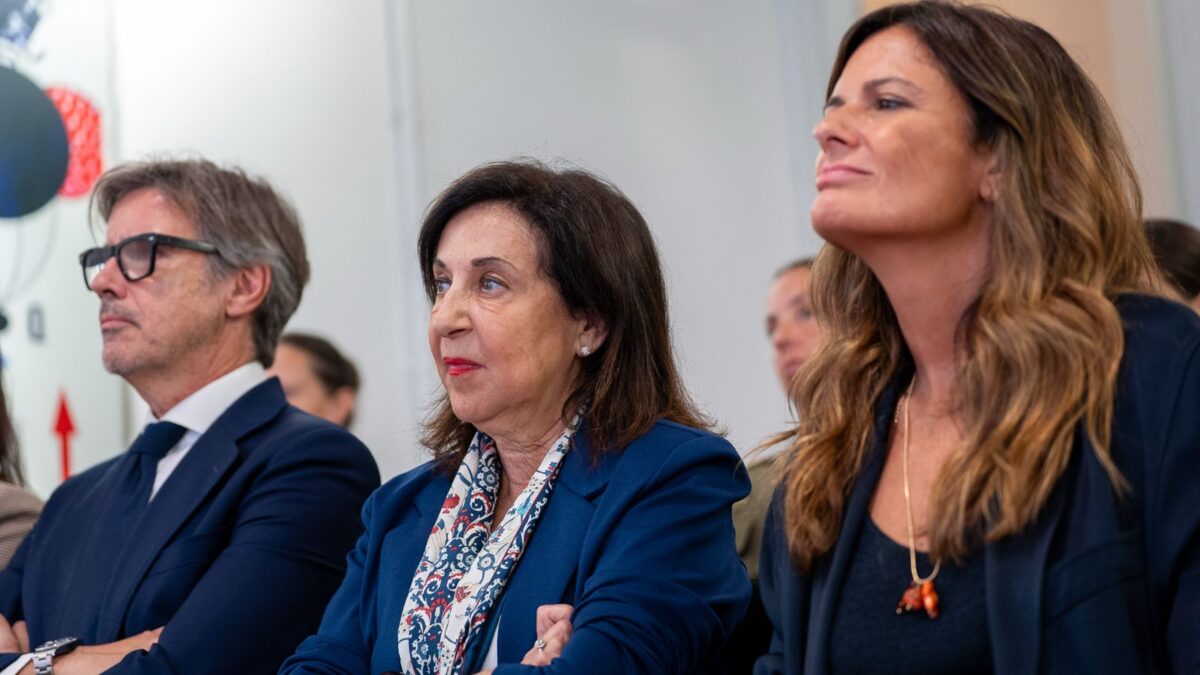 La ministra de Defensa, Margarita Robles, durante el Examen14, Mujeres por tierra, mar y aires