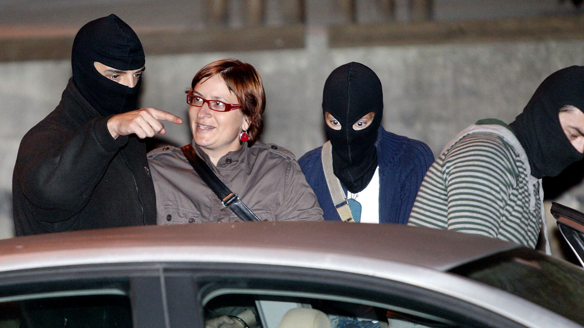 Sonia Jacinto es escoltada por efectivos policiales.