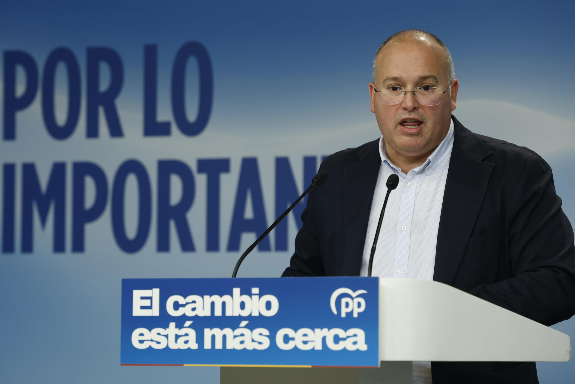 MADRID (ESPAÑA), 26/10/2026.- El secretario general del PP, Miguel Tellado durante una rueda de prensa celebrada en la sede del partido este lunes en Madrid tras la reunión del Comité de Dirección del Partido Popular. EFE/JJ Guillén