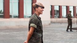 La teniente Rueda, oficial del Regimiento de Infantería Canarias 50 y veterana de misiones en el Líbano, la DANA y Ceuta