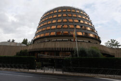 MADRID, 06/10/2026.- Vista del exterior del Tribunal Constitucional cuyo pleno ha avalado este martes amnistiar el delito de malversación a los líderes del procés, lo que abre la puerta al retorno inmediato del expresident catalán Carles Puigdemont, una vez que la corte de garantías publique su resolución y el Supremo aplique el fallo. EFE/Javier Lizón